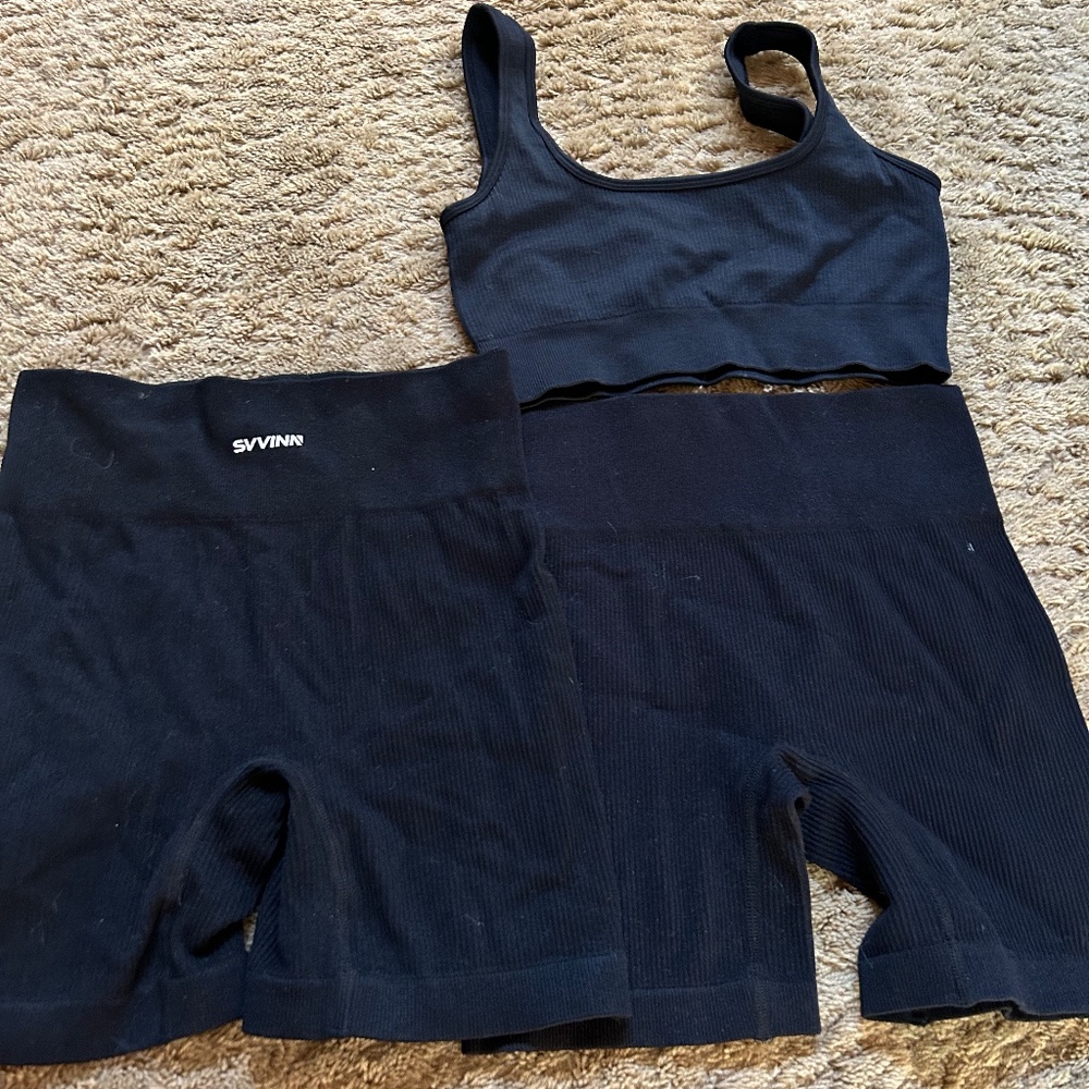 WORKOUT BUNDLE (2 Biker Shorts & Matching Sports Bra)